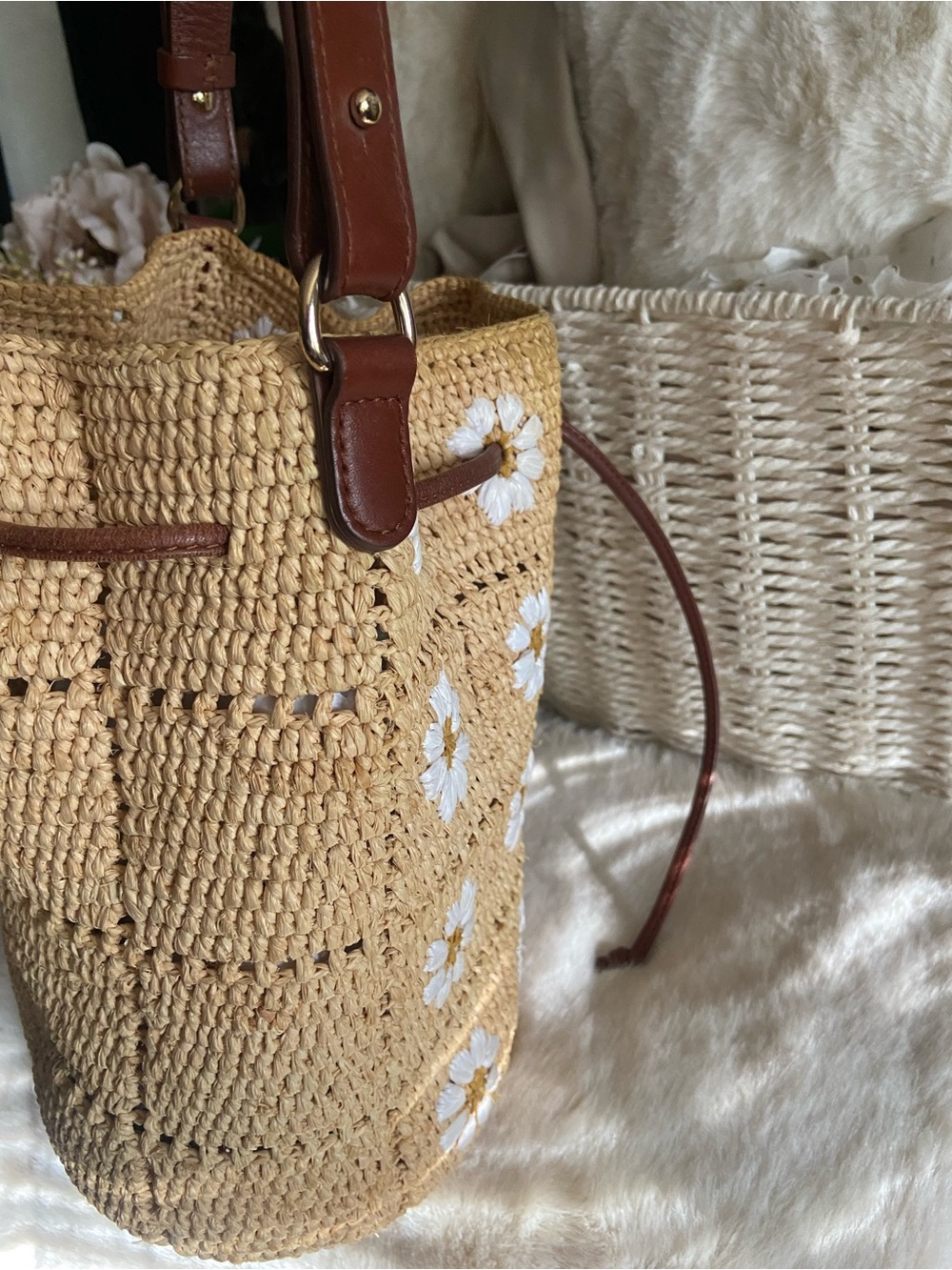 SEZANE Daisy Embroidered Raffia Farrow Bag. ⚜️ - Picture 12 of 15
